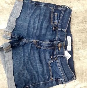 A&F size00 w 24 cuffed stretchy denim short shorts